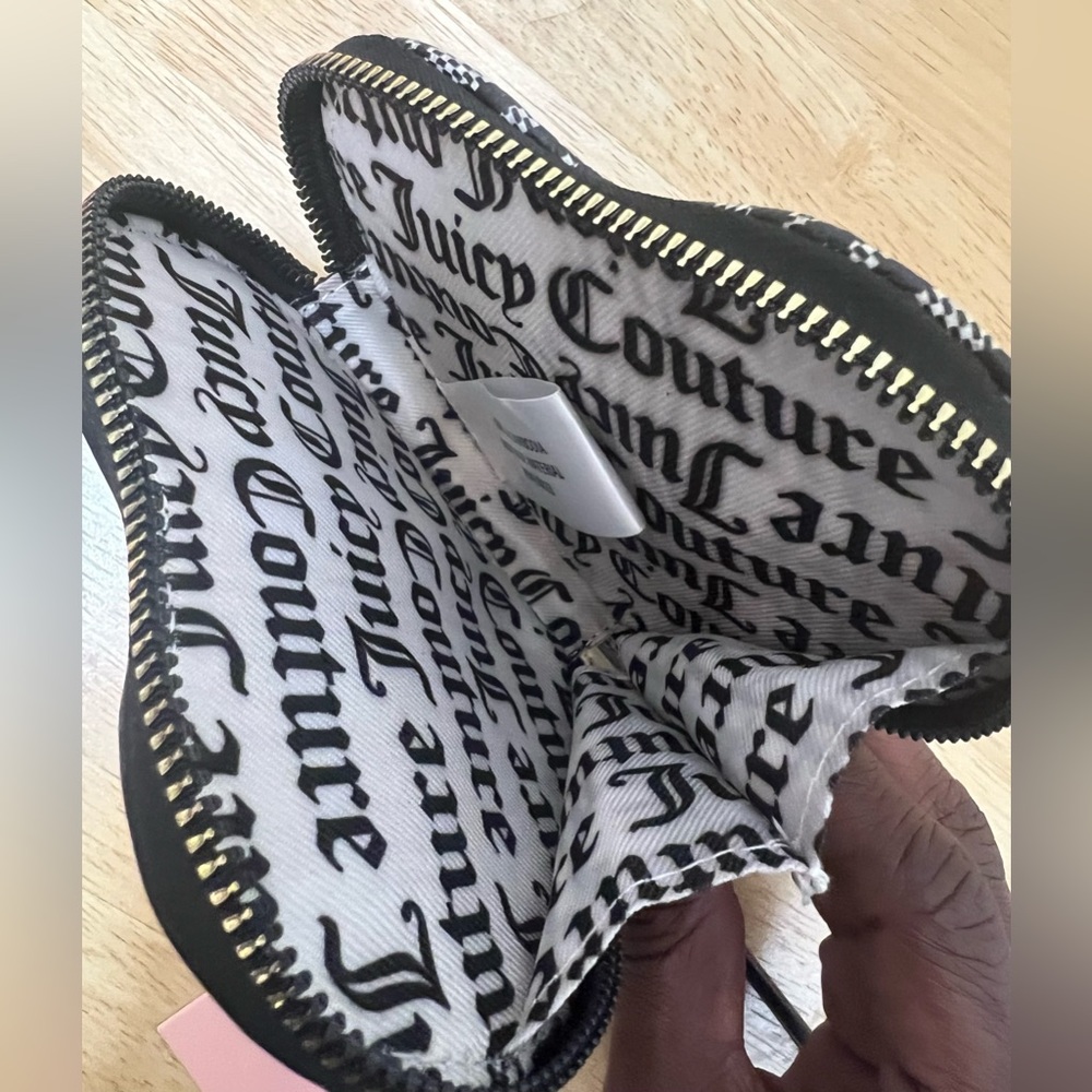 Juicy Couture Black and Gold Heart-Shaped Wallet - Picture 3 of 4